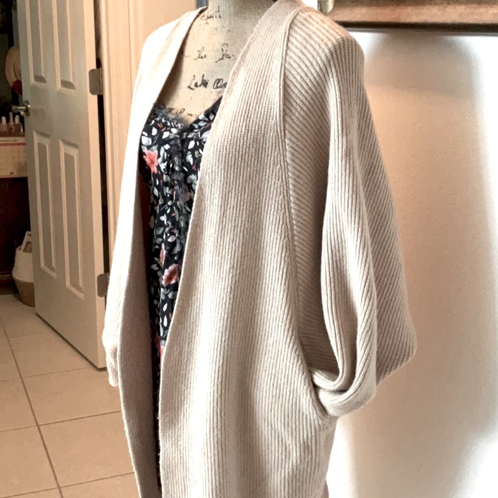 Open-Front Cream Color Sweater Size L - Picture 3 of 7